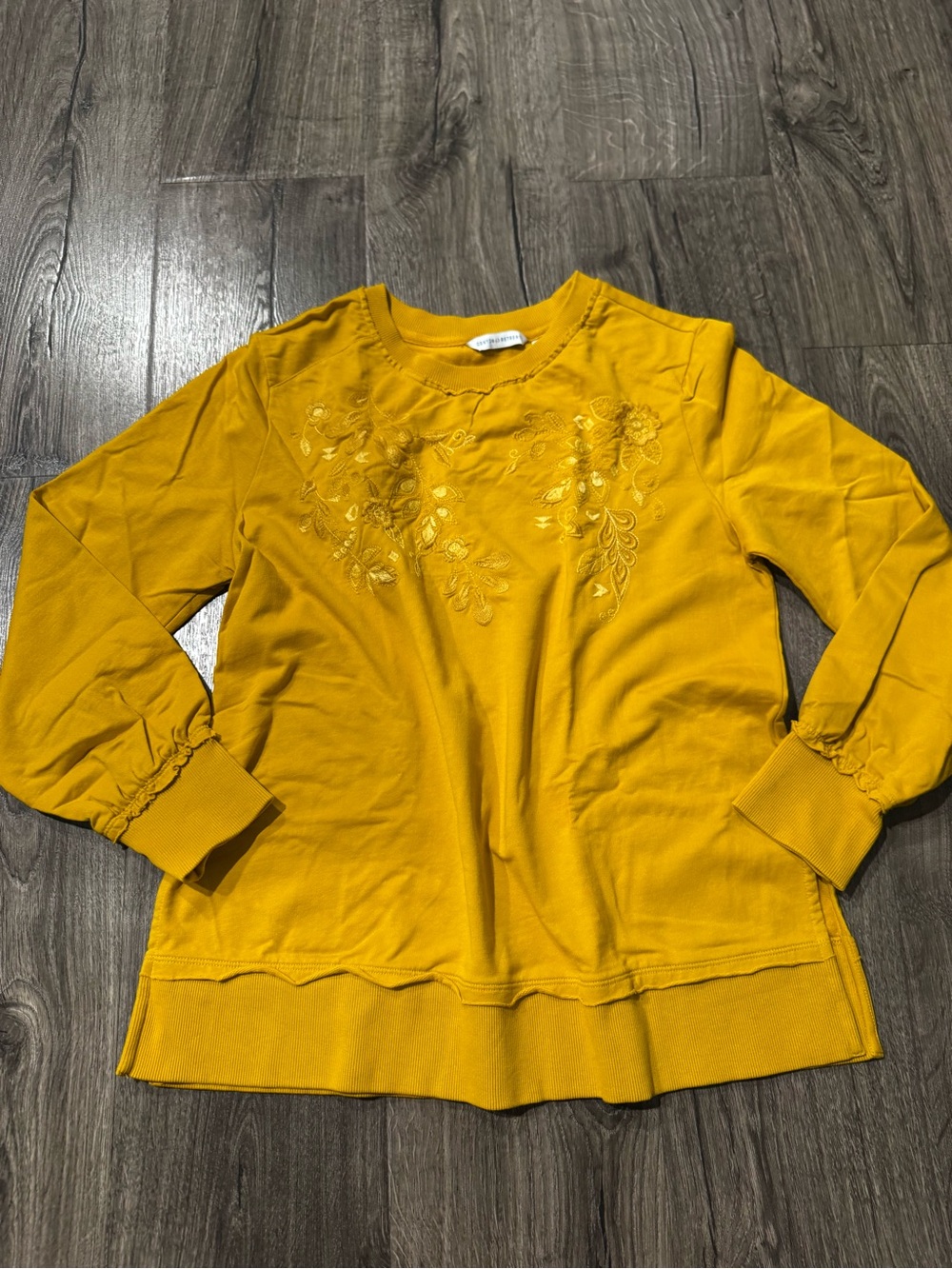 Canyon retreat Mustard Yellow floral Embroidered Long Sleeve sweater Top small